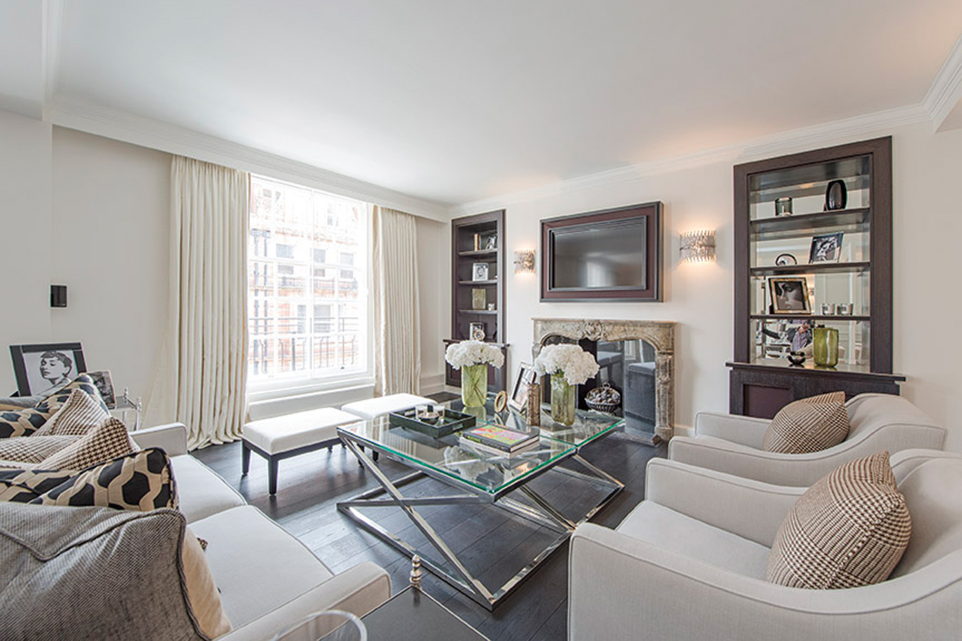 Marcus Cooper Group - 50 South Audley Street - Living Room