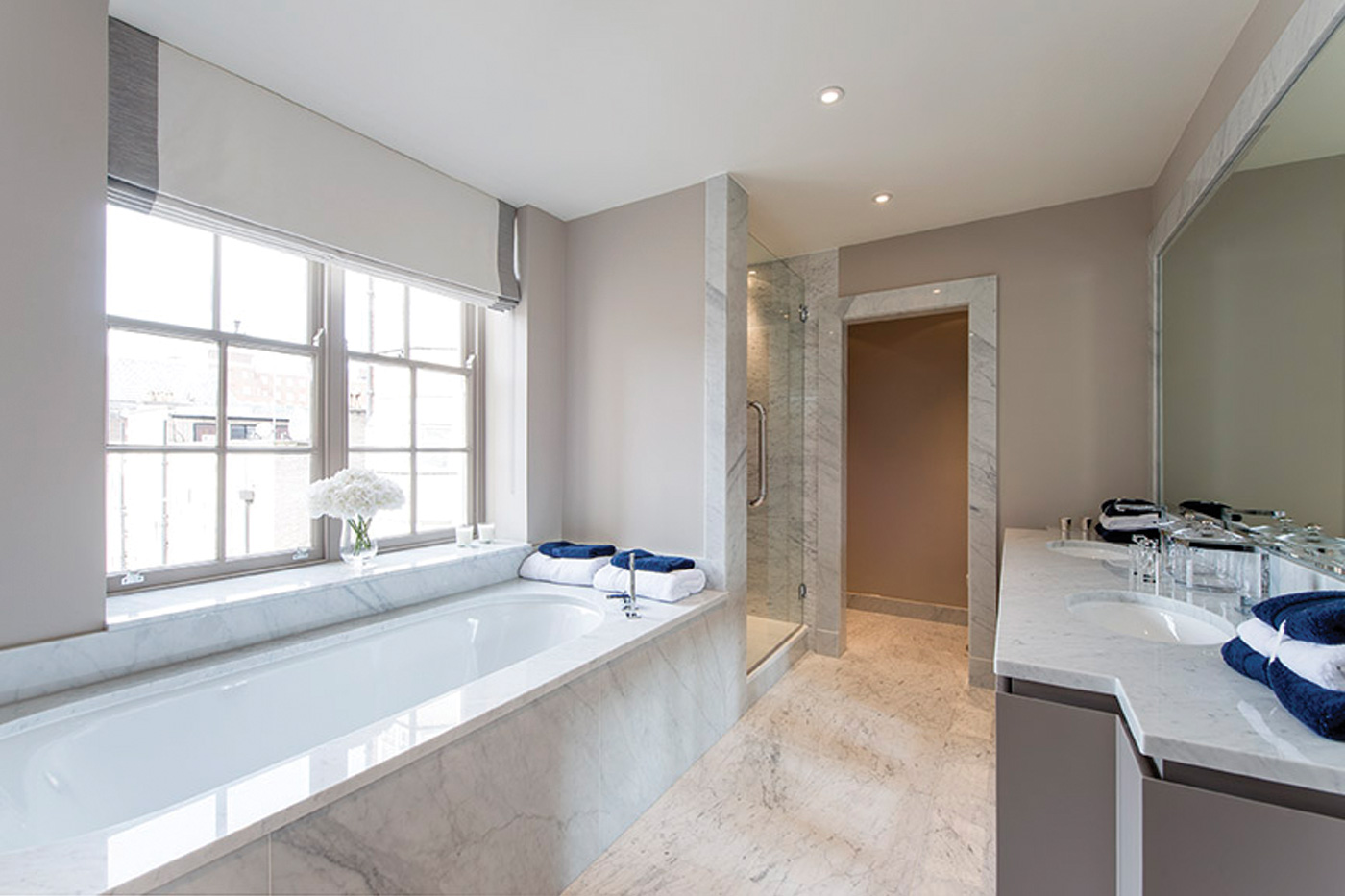 Marcus Cooper Group - 50 South Audley Street - Bathroom