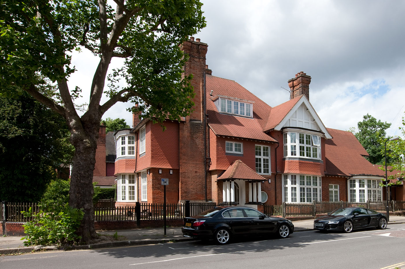 Marcus Cooper Group - 1/1A Wadham Gardens - Building